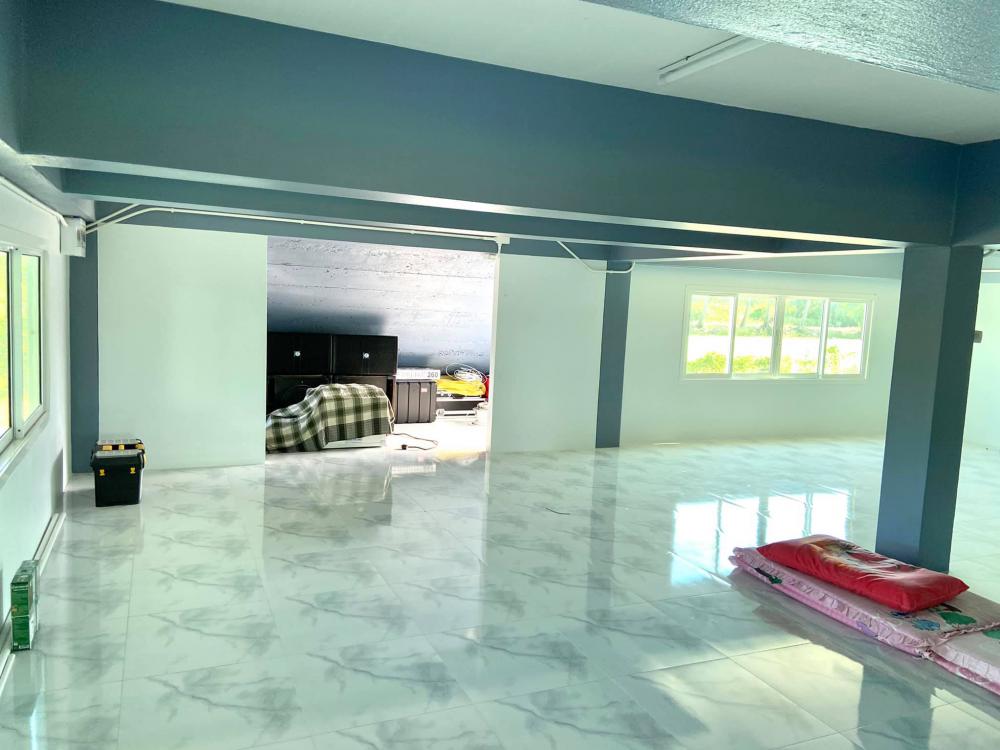 บ้านโมเดิร์น 2 ชั้น ชั้นล่างโถ่ง งบ 3.3 ล้านบาท