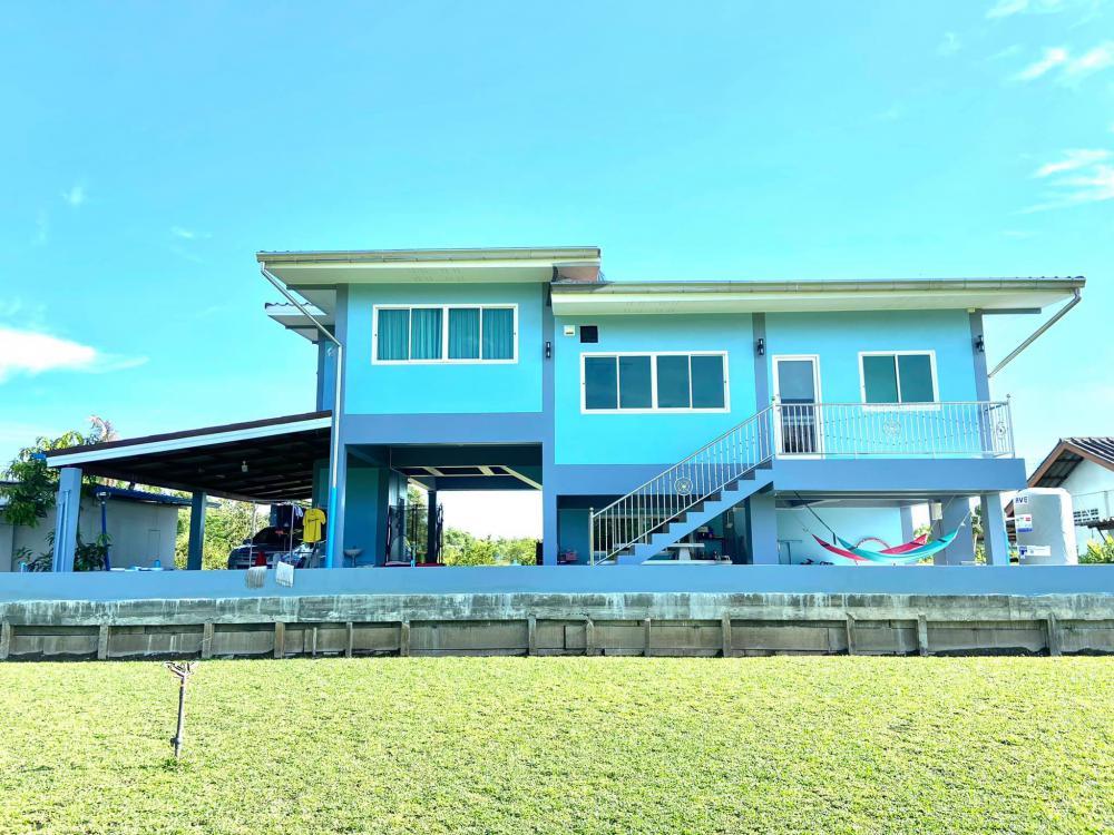 บ้านโมเดิร์น 2 ชั้น ชั้นล่างโถ่ง งบ 3.3 ล้านบาท