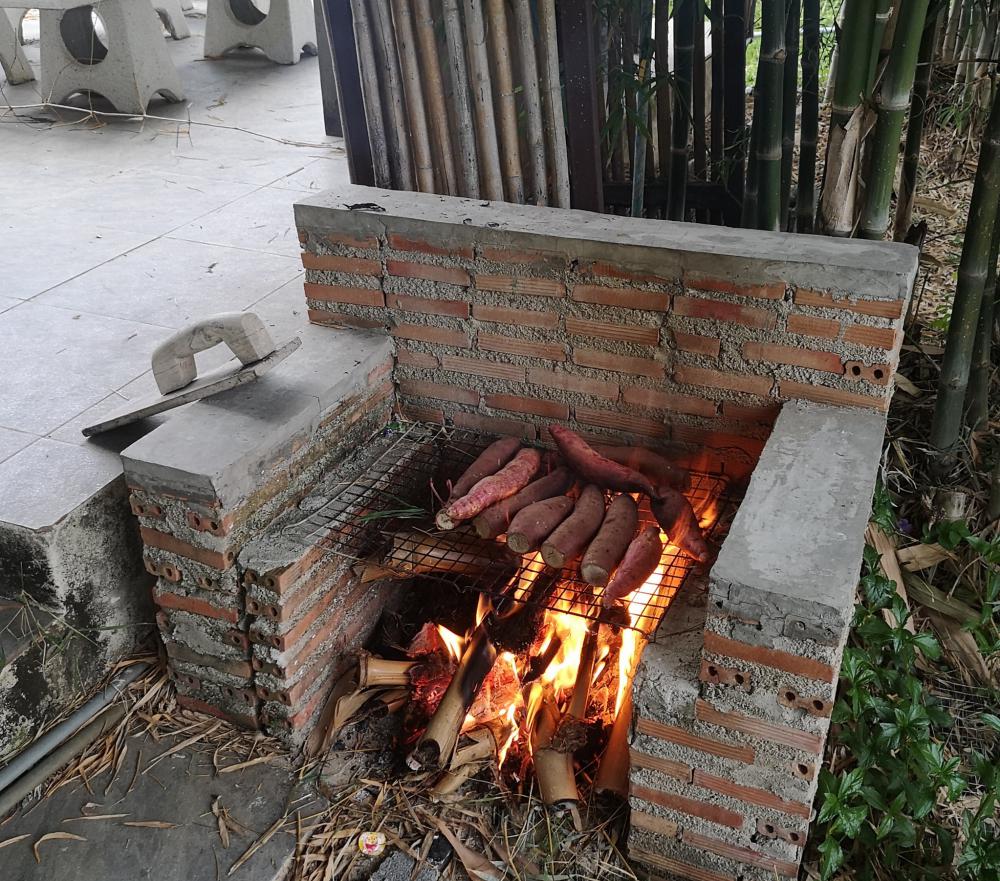 พื้นที่ 5 ไร่ จัดสรรพื้นที่เป็นสัดส่วน ภายใต้ปรัชญาเศรษฐกิจพอเพียง