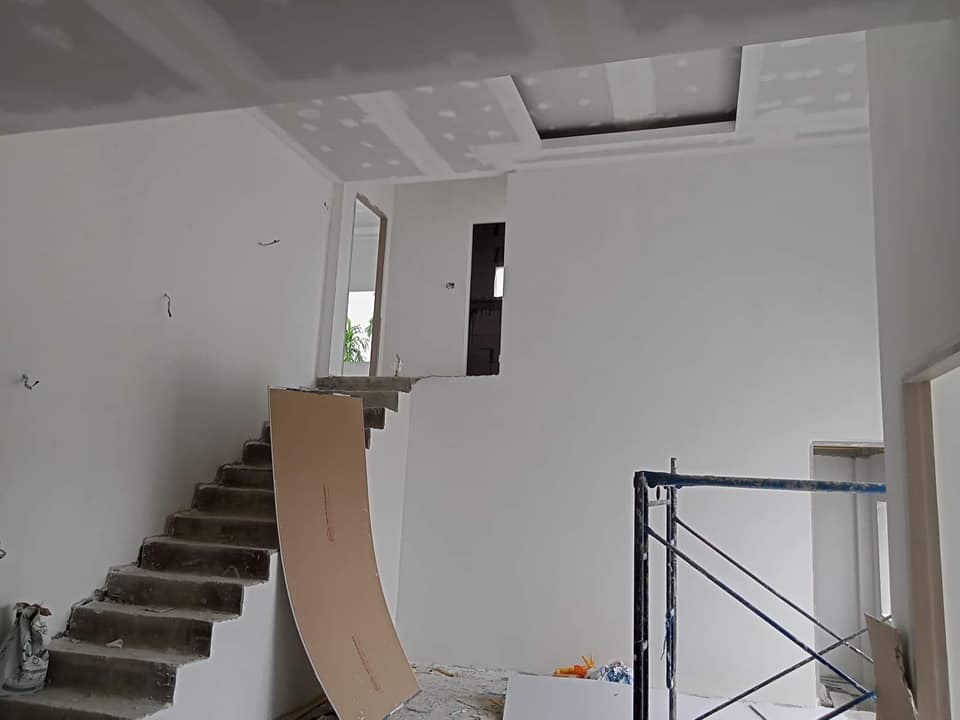 โมเดิร์นชั้นครึ่ง 4 ห้องนอน งบ 1.65 ล้านบาท