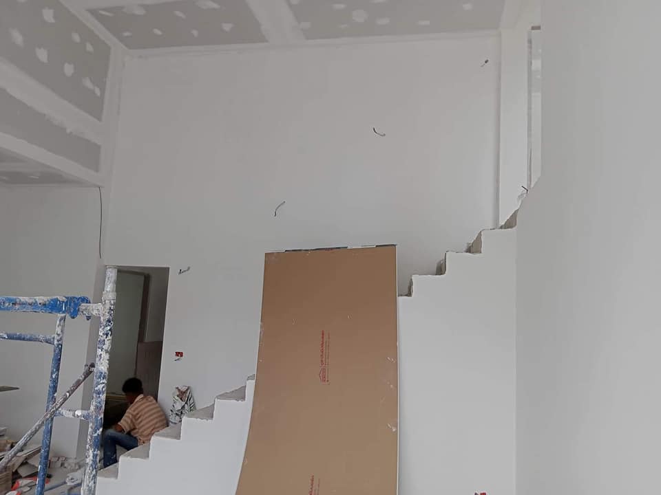 โมเดิร์นชั้นครึ่ง 4 ห้องนอน งบ 1.65 ล้านบาท