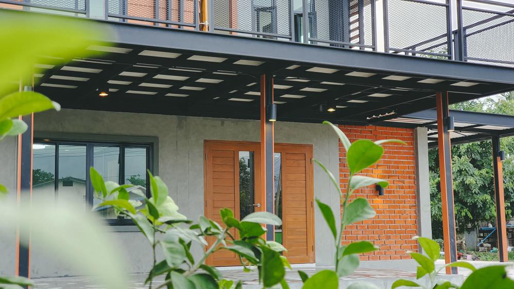 โปรเจคงานรีโนเวท บ้านไม้เก่าที่มีแค่เสาและโครง งบ 1.5 ล้านบาท