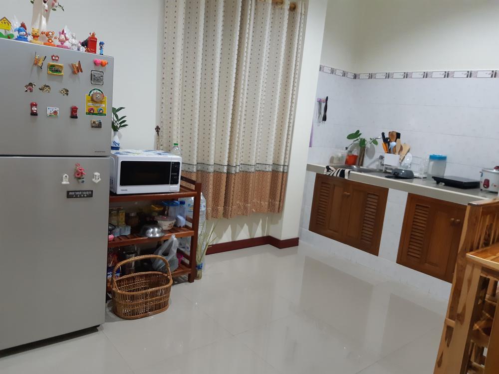 แค่นี้ก็สุขใจ แต่งบ้านสวยมาก รายล้อมด้วยต้นไม้