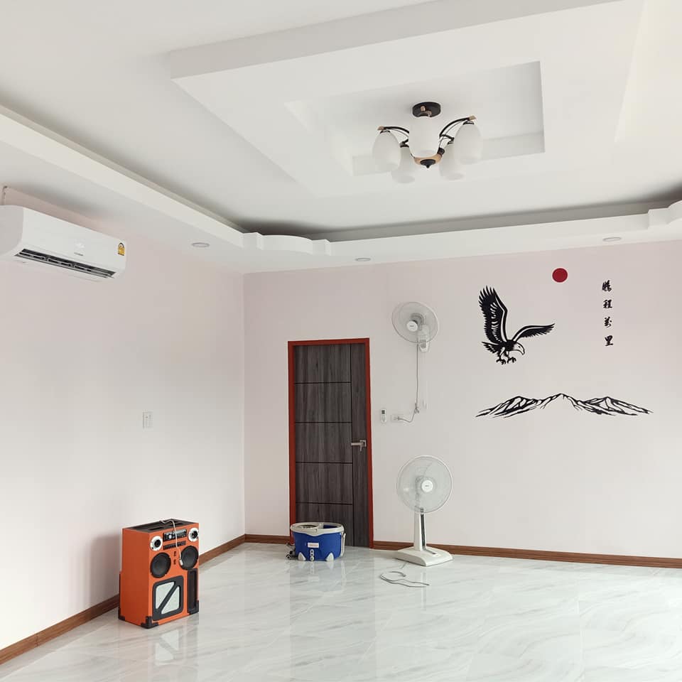 รีวิวบ้านใหม่จากทางบ้าน โมเดิร์น 3 ห้องนอน 2 ห้องน้ำ 1 ห้องโถง 1 ห้องครัว งบ 1.3 ล้าน