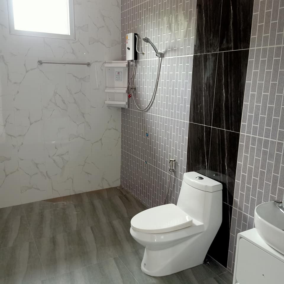 รีวิวบ้านใหม่จากทางบ้าน โมเดิร์น 3 ห้องนอน 2 ห้องน้ำ 1 ห้องโถง 1 ห้องครัว งบ 1.3 ล้าน