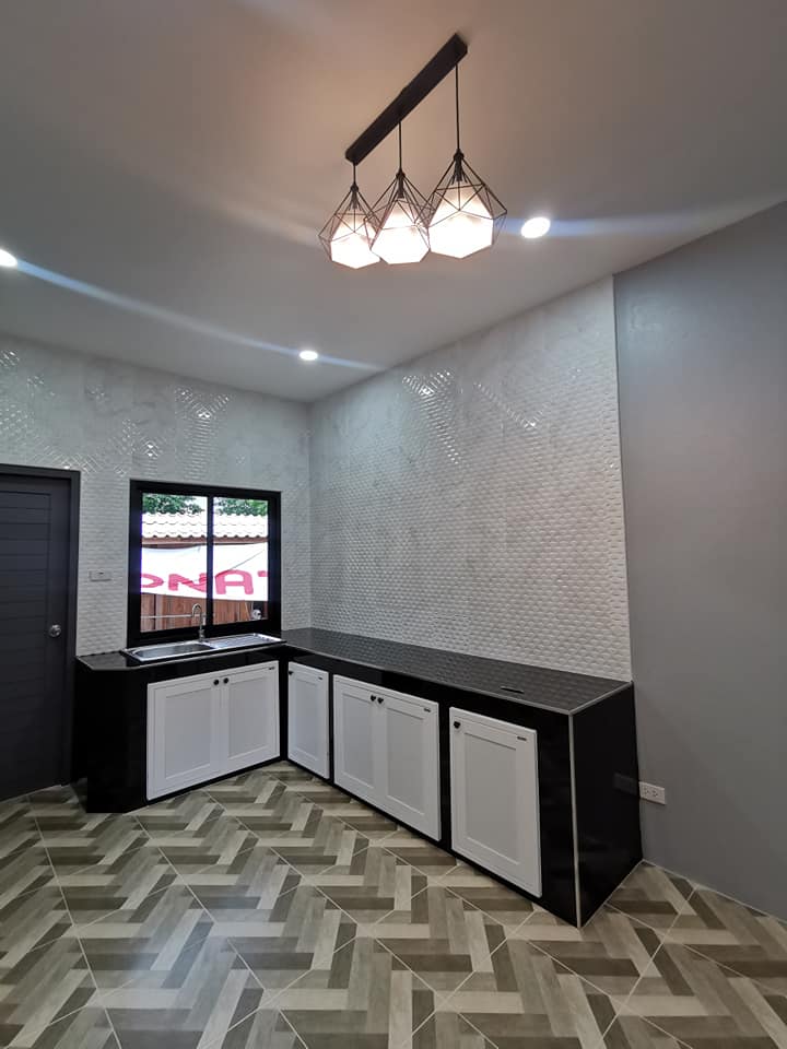 บ้านสไตล์คอนเทมโพรารี่ งบ 1 ล้าน ได้ถึง 3 ห้องนอน 2 ห้องน้ำ 1 ห้องโถง 1 ห้องครัว