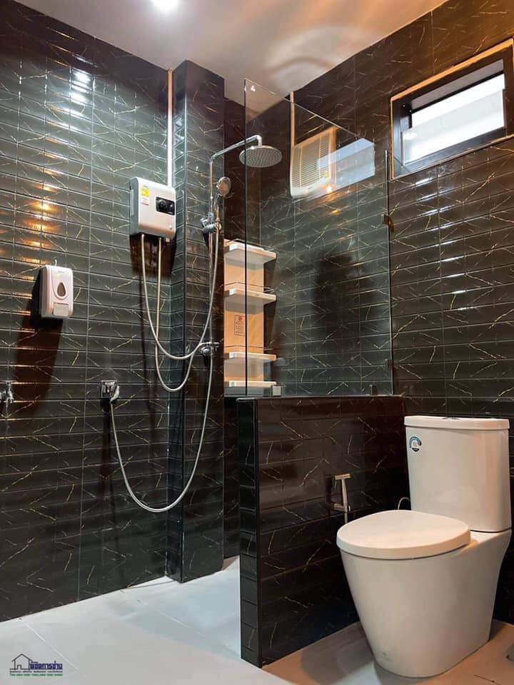 โมเดิร์น งบ 1.39 ล้านบาท ( 3 ห้องนอน 2 ห้องน้ำ 1 ห้องรับแขก 1 ห้องครัว และระเบียงหน้าบ้าน)