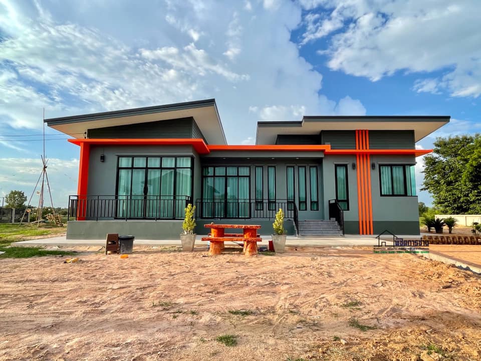 โมเดิร์น งบ 1.39 ล้านบาท ( 3 ห้องนอน 2 ห้องน้ำ 1 ห้องรับแขก 1 ห้องครัว และระเบียงหน้าบ้าน)