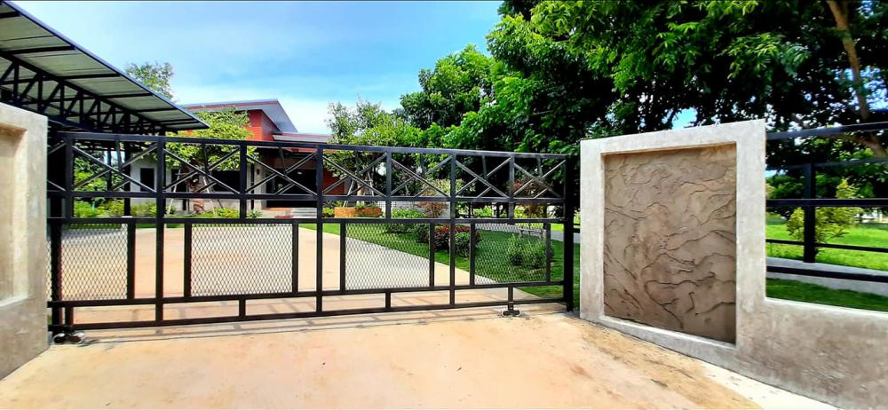 บ้านโมเดิร์น และไอเดียโรงจอดรถ