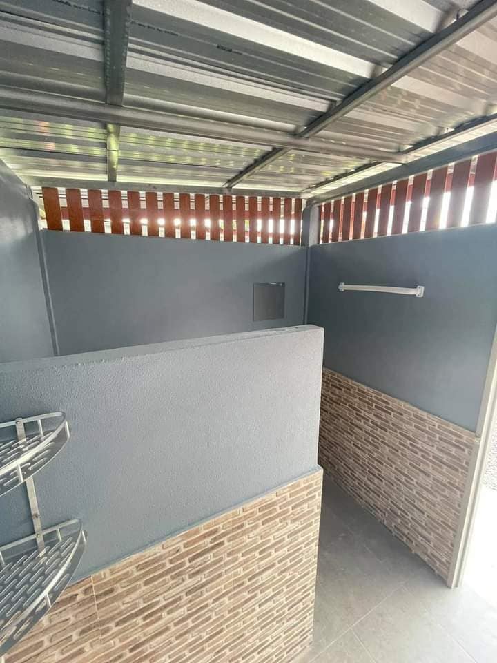 ไอเดีย ห้องน้ำรับแขกนอกตัวบ้าน ขนาด 2.5x2 เมตร ค่าแรงช่าง ฉาบปูน ปูกระเบื้อง