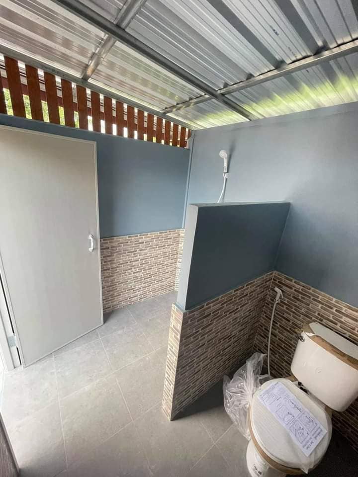 ไอเดีย ห้องน้ำรับแขกนอกตัวบ้าน ขนาด 2.5x2 เมตร ค่าแรงช่าง ฉาบปูน ปูกระเบื้อง