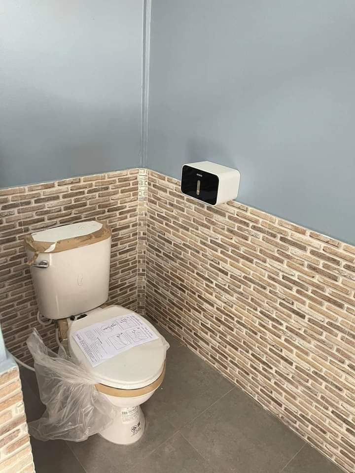 ไอเดีย ห้องน้ำรับแขกนอกตัวบ้าน ขนาด 2.5x2 เมตร ค่าแรงช่าง ฉาบปูน ปูกระเบื้อง