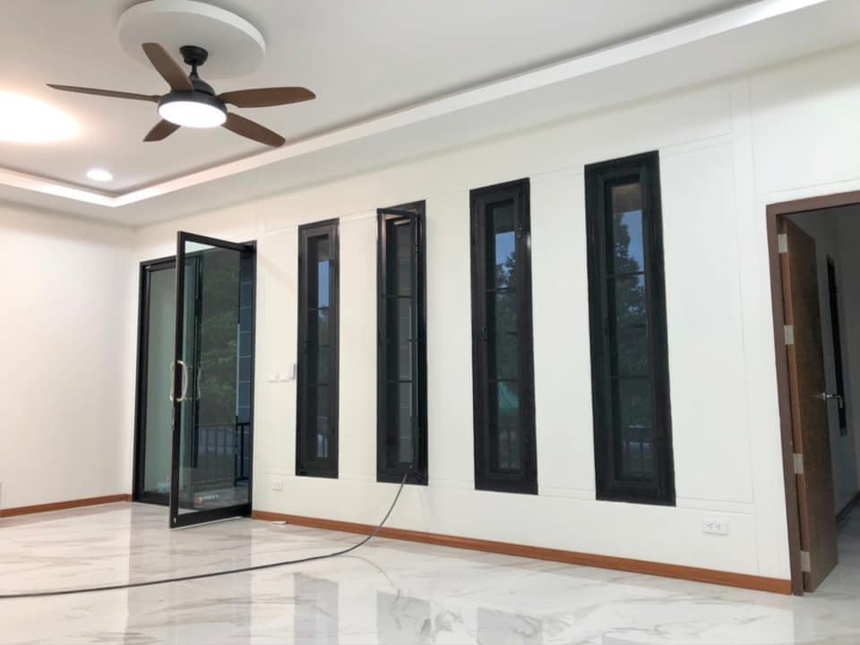 บ้านโมเดิร์นยกสูง 3 ห้องนอน งบ 1.185 ล้านบาท