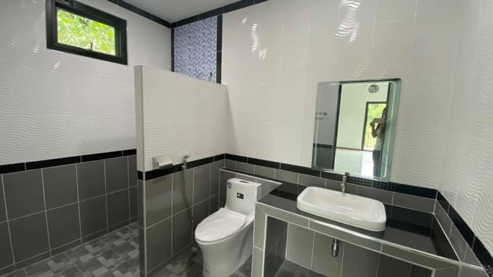 บ้านโมเดิร์นยกสูง 3 ห้องนอน งบ 1.185 ล้านบาท