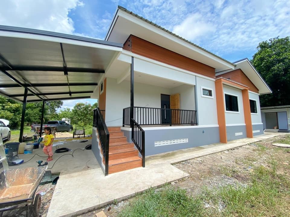 บ้านโมเดิร์นยกสูง 3 ห้องนอน งบ 1.185 ล้านบาท