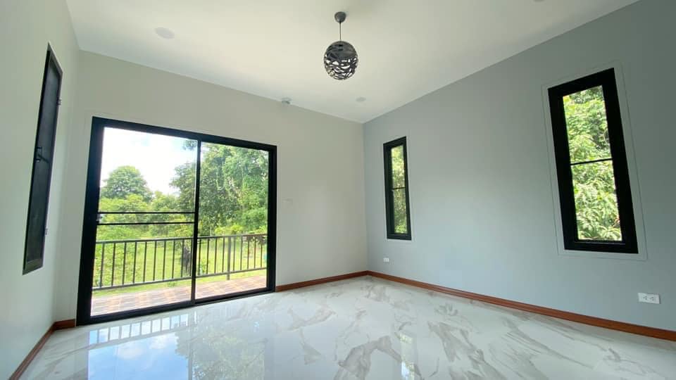 บ้านโมเดิร์นยกสูง 3 ห้องนอน งบ 1.185 ล้านบาท