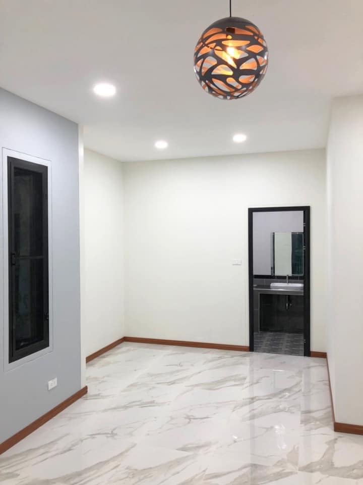 บ้านโมเดิร์นยกสูง 3 ห้องนอน งบ 1.185 ล้านบาท