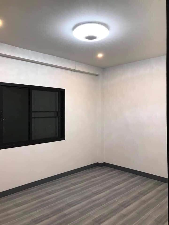 โมเดิร์น 2 ชั้น 4 ห้องนอน งบ 1.8 ล้าน