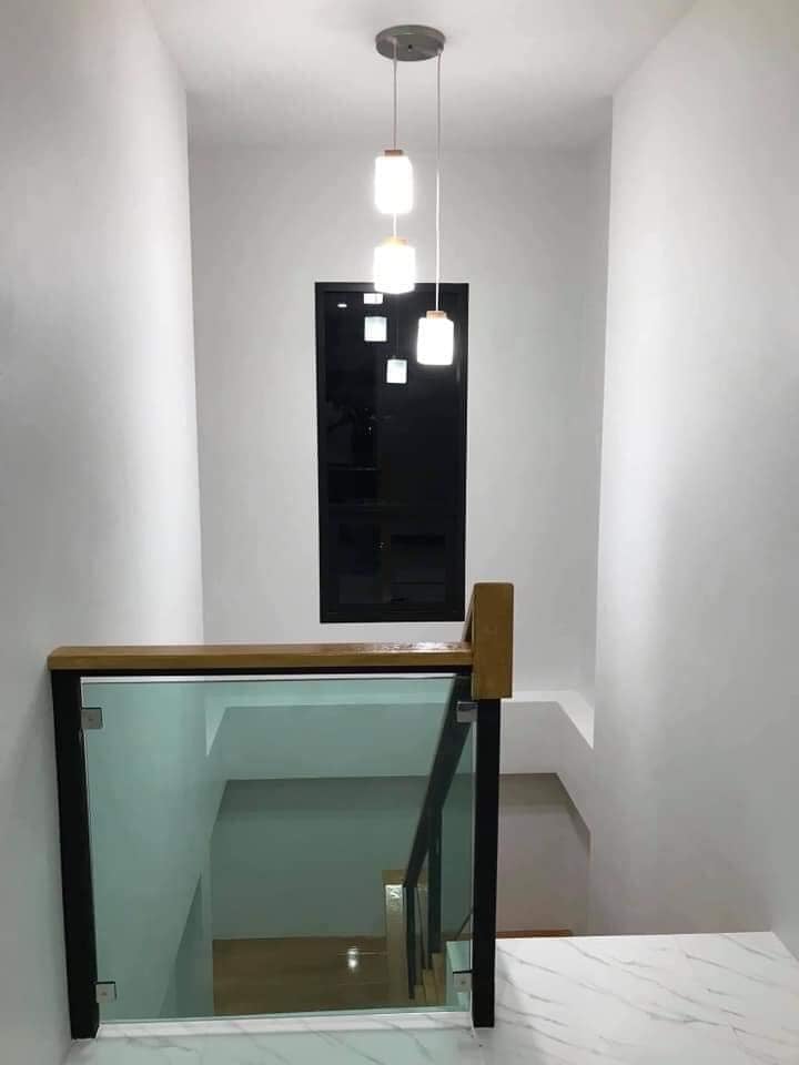 โมเดิร์น 2 ชั้น 4 ห้องนอน งบ 1.8 ล้าน