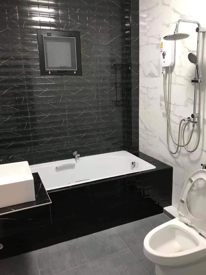 โมเดิร์น 2 ชั้น 4 ห้องนอน งบ 1.8 ล้าน