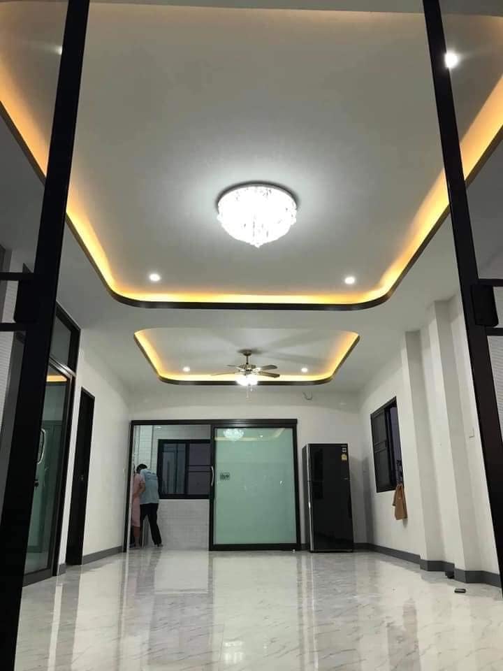 โมเดิร์น 2 ชั้น 4 ห้องนอน งบ 1.8 ล้าน