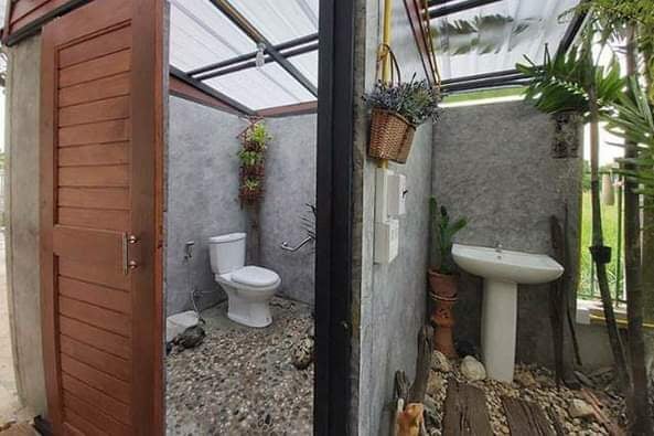 ไอเดียห้องน้ำขนาดเล็กนอกบ้าน