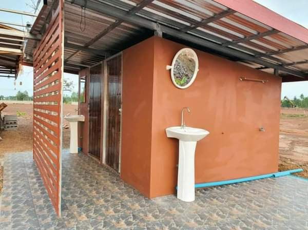 ไอเดียห้องน้ำขนาดเล็กนอกบ้าน