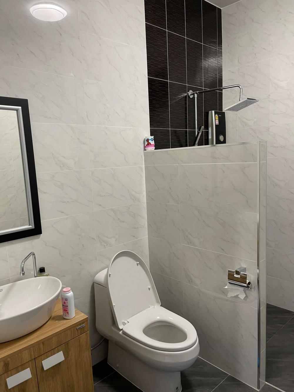 บ้านโมเดิร์น ขนาด 170 ตร.ม. 1.8 ล้านบาท