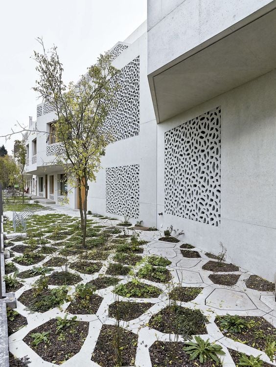 ไอเดียปูพื้นตัวหนอนทางเดิน สวยงามแบบไม่ซ้ำใคร