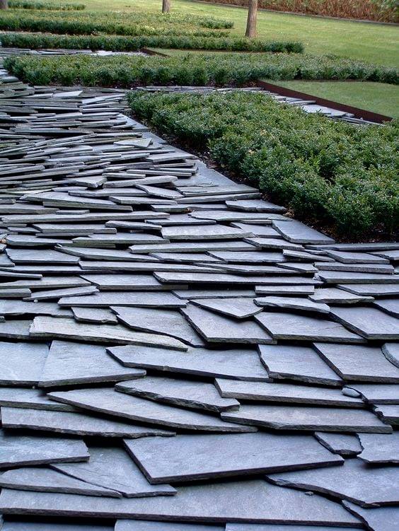 ไอเดียปูพื้นตัวหนอนทางเดิน สวยงามแบบไม่ซ้ำใคร