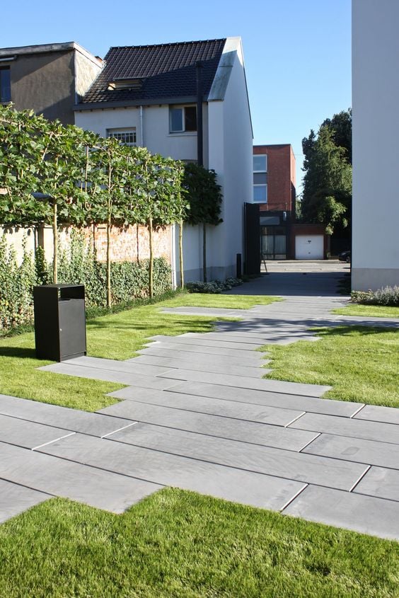 ไอเดียปูพื้นตัวหนอนทางเดิน สวยงามแบบไม่ซ้ำใคร