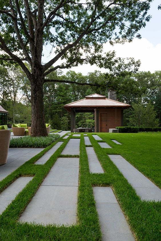 ไอเดียปูพื้นตัวหนอนทางเดิน สวยงามแบบไม่ซ้ำใคร