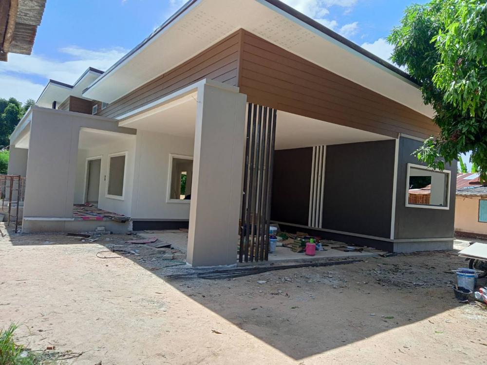 บ้านโมเดิร์น สีโทนเข้มๆ 4 ห้องนอน งบ 1.6 ล้านกว่า