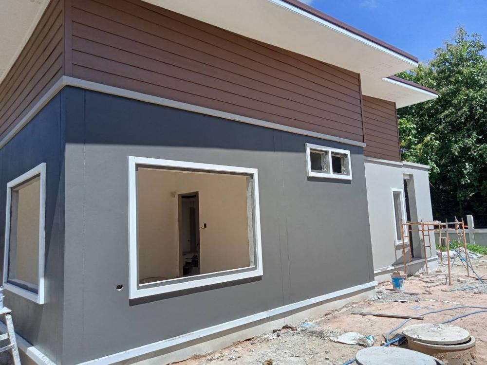 บ้านโมเดิร์น สีโทนเข้มๆ 4 ห้องนอน งบ 1.6 ล้านกว่า