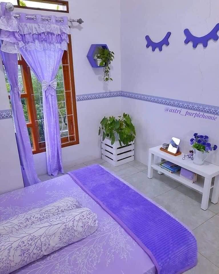 ตกแต่งทุกส่วนของบ้านเป็นสีม่วงทั้งหมดเลย เอาใจคนคลั่งไคล้สีม่วง