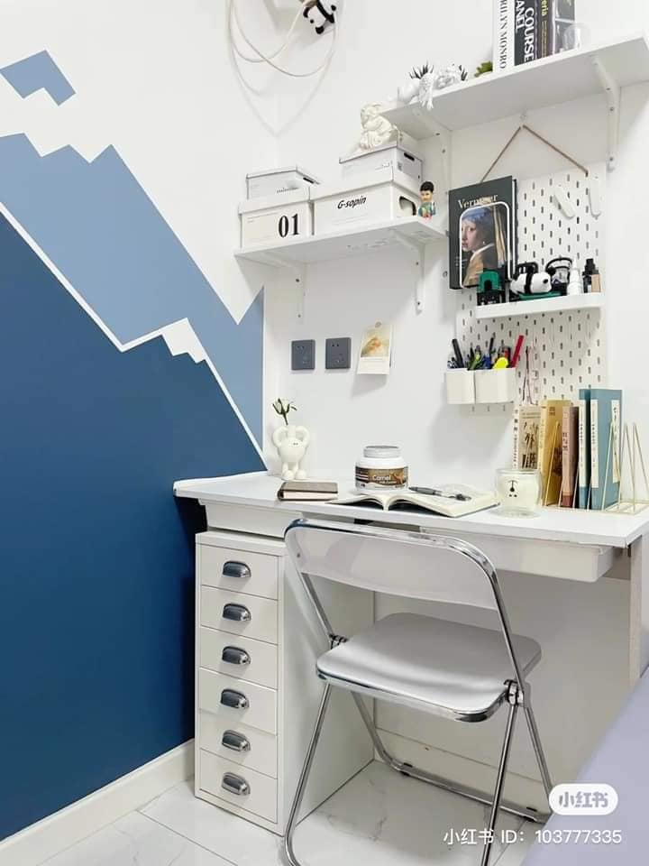 ตกแต่งภายในด้วยโทนสีฟ้าอมเทา ทำให้บ้านน่าอยู่สีสวยเย็นสบายตามากๆ