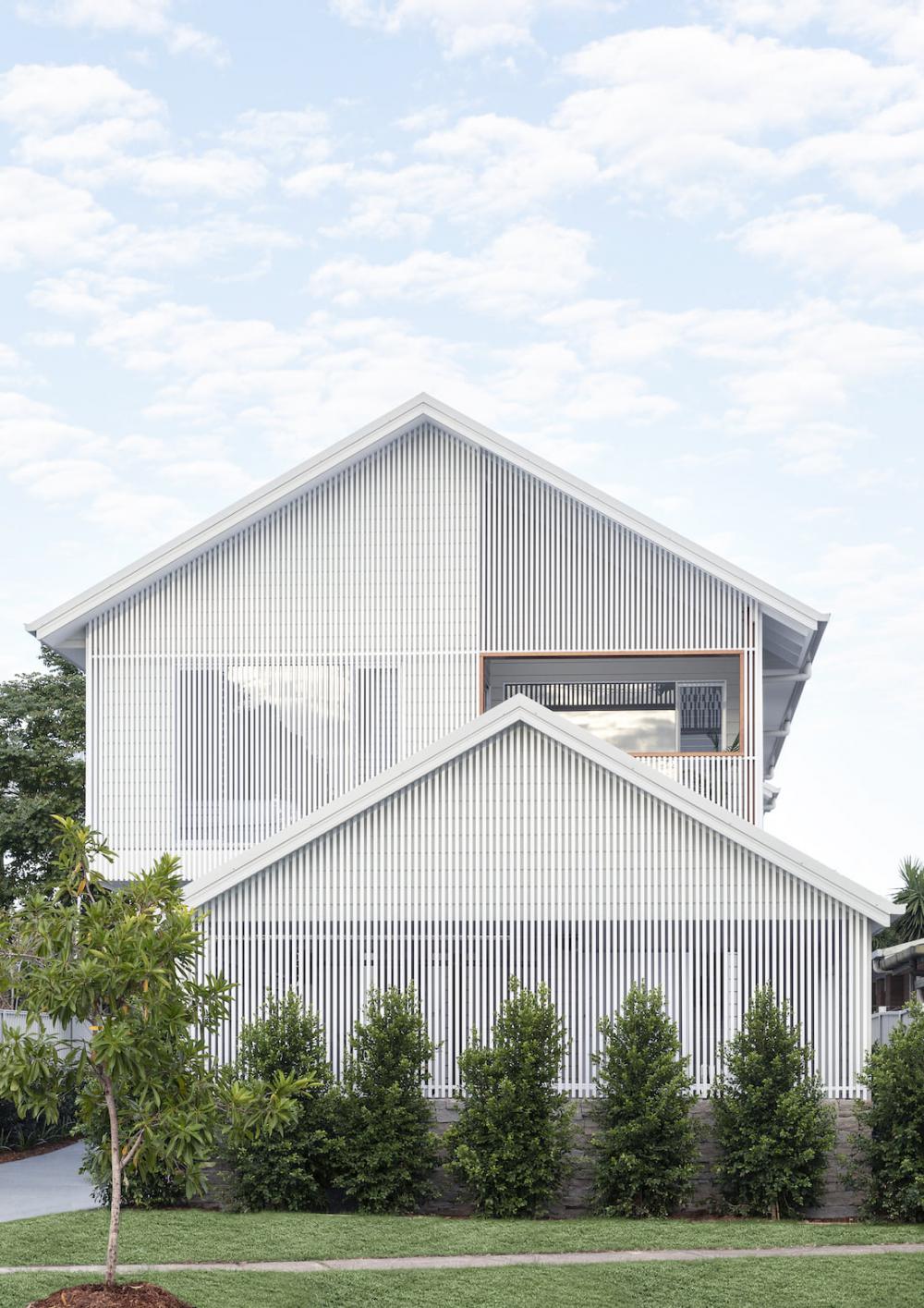 ไอเดียบ้านสองชั้น ขาวโล่งสบายตา