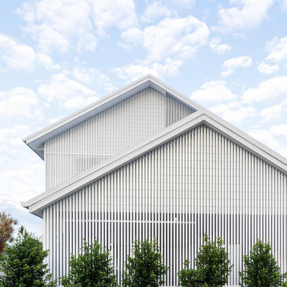 ไอเดียบ้านสองชั้น ขาวโล่งสบายตา