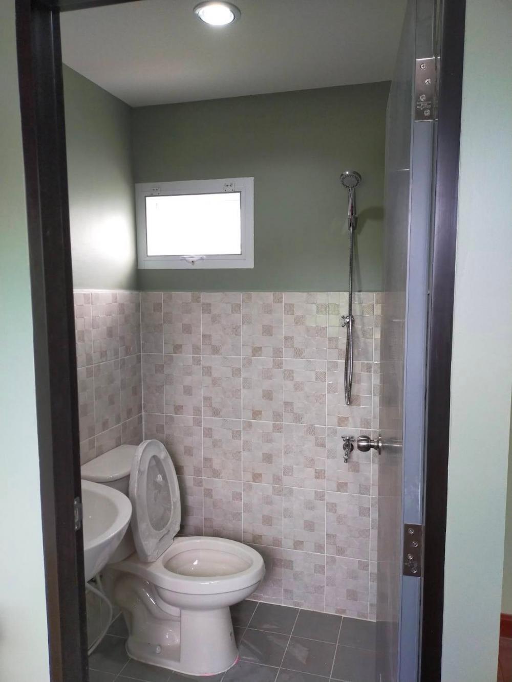 บ้านน็อคดาวน์พร้อมอยู่ 295,000 บาท (1 ห้องนอน 1 ห้องน้ำ มีระเบียงหน้าบ้าน)