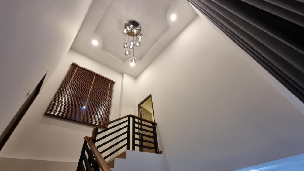 บ้านชั้นครึ่ง สไตล์โมเดิร์น งบประมาณ 2.90 ล้านบาท