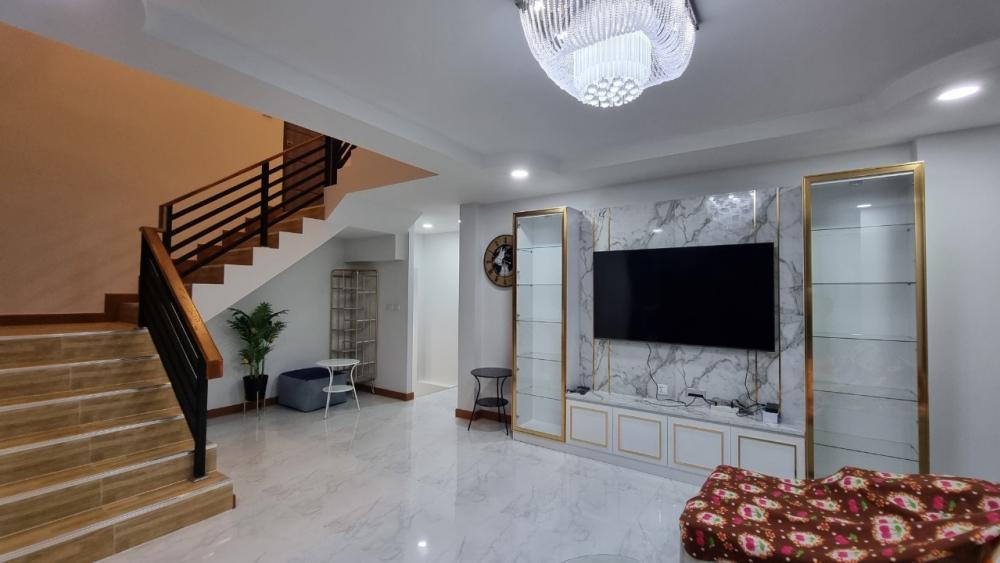 บ้านชั้นครึ่ง สไตล์โมเดิร์น งบประมาณ 2.90 ล้านบาท