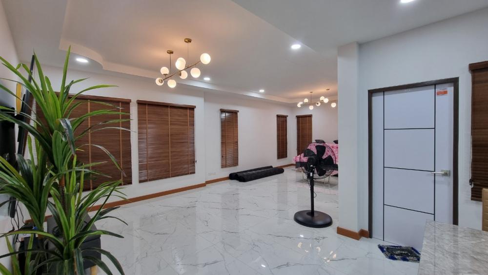 บ้านชั้นครึ่ง สไตล์โมเดิร์น งบประมาณ 2.90 ล้านบาท