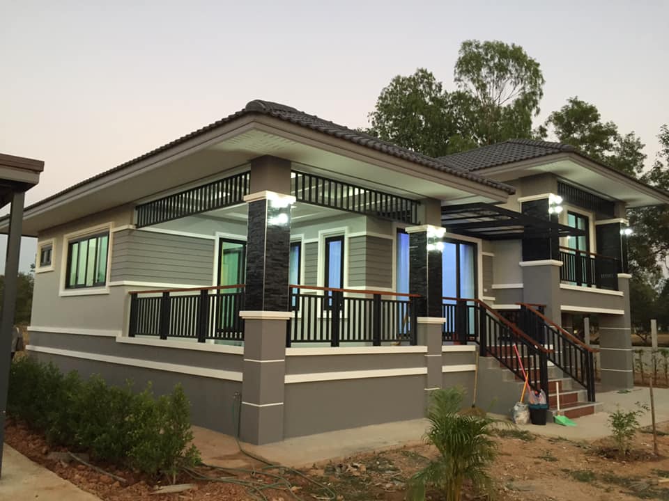 บ้านชั้นครึ่ง 162 ตรม.แบ่งฟังค์ชั่นเป็น 3 ห้องนอน 2 ห้องน้ำ 1 ห้องครัว 1 ห้องรับแขก 1 ระเบียงนั่งเล่นกว้างๆ  งบ 1.6 ล้าน