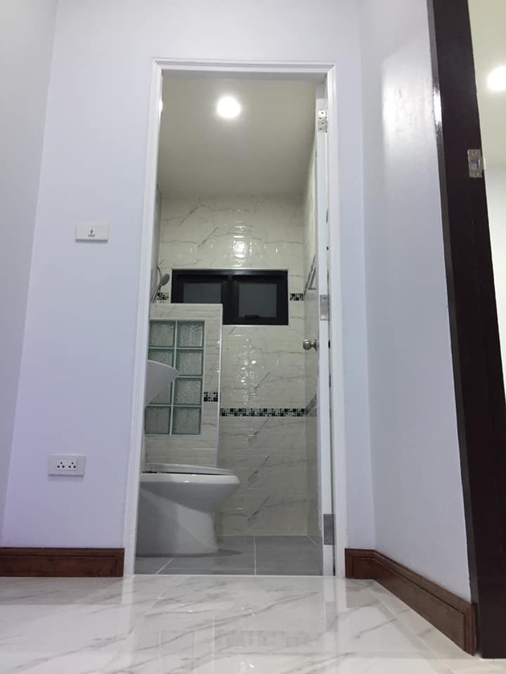 บ้านชั้นครึ่ง 162 ตรม.แบ่งฟังค์ชั่นเป็น 3 ห้องนอน 2 ห้องน้ำ 1 ห้องครัว 1 ห้องรับแขก 1 ระเบียงนั่งเล่นกว้างๆ  งบ 1.6 ล้าน