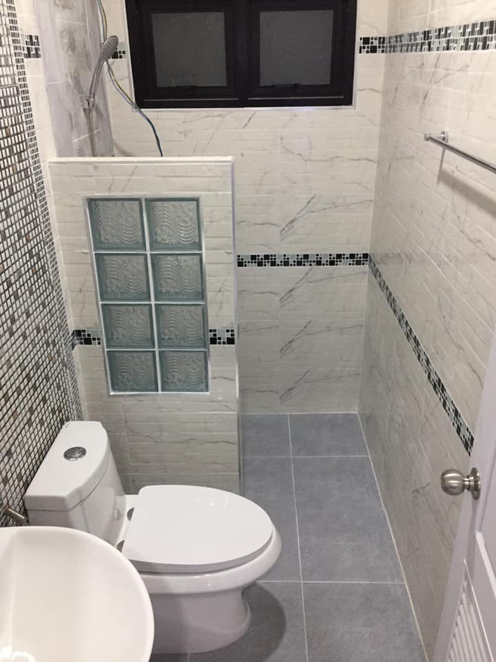 บ้านชั้นครึ่ง 162 ตรม.แบ่งฟังค์ชั่นเป็น 3 ห้องนอน 2 ห้องน้ำ 1 ห้องครัว 1 ห้องรับแขก 1 ระเบียงนั่งเล่นกว้างๆ  งบ 1.6 ล้าน