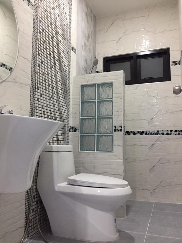 บ้านชั้นครึ่ง 162 ตรม.แบ่งฟังค์ชั่นเป็น 3 ห้องนอน 2 ห้องน้ำ 1 ห้องครัว 1 ห้องรับแขก 1 ระเบียงนั่งเล่นกว้างๆ  งบ 1.6 ล้าน