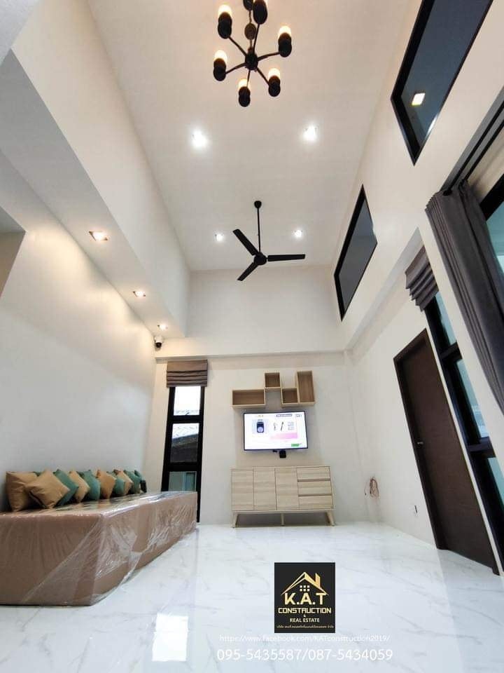 โมเดิร์นมินิมอล ทรงกล่อง