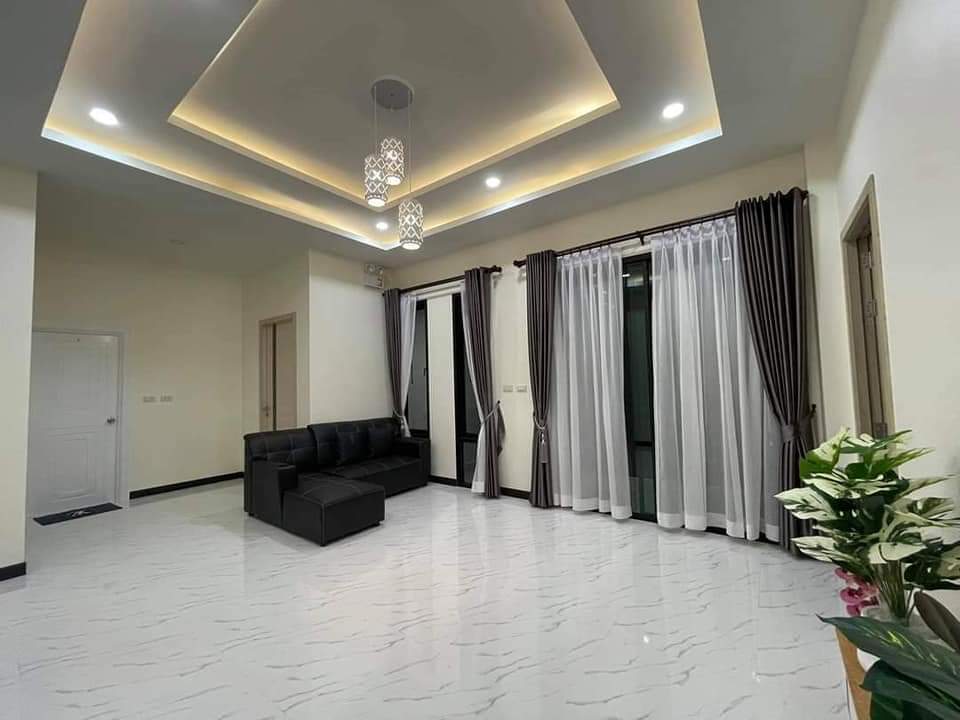 บ้านโมเดิร์นขนาด 3 ห้องนอน 2 ห้องน้ำ 1 ห้องครัว 1 ห้องซักล้าง และห้องโถงกว้างๆ