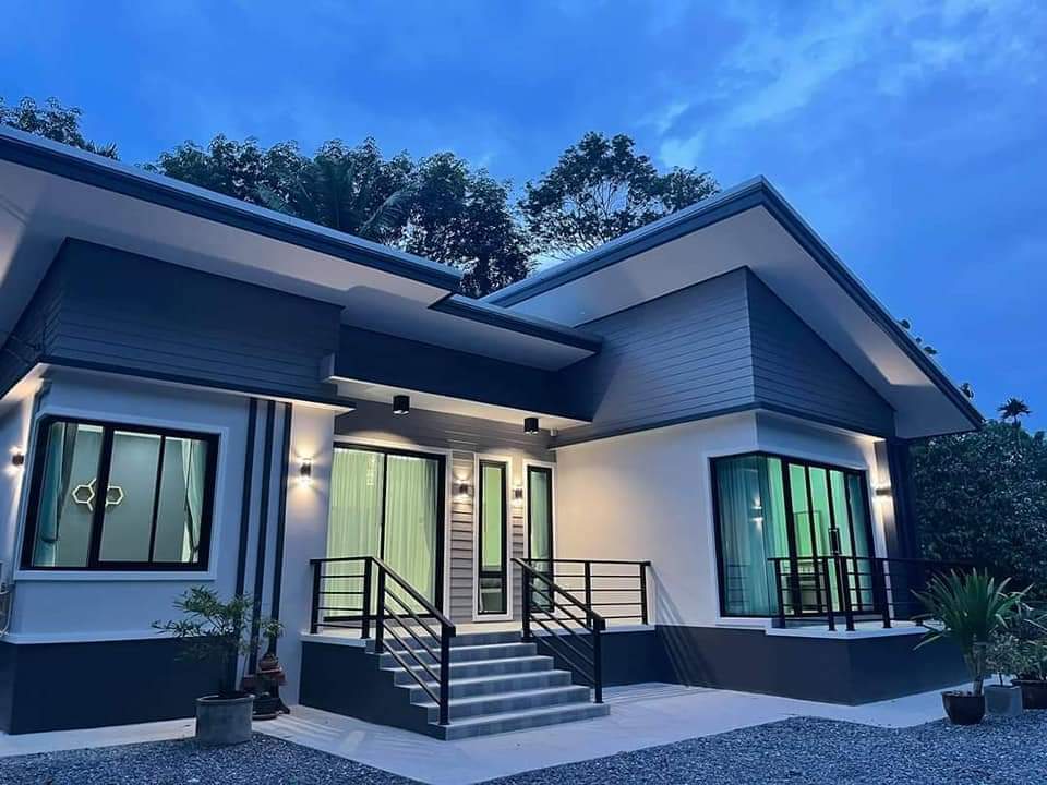 บ้านโมเดิร์นขนาด 3 ห้องนอน 2 ห้องน้ำ 1 ห้องครัว 1 ห้องซักล้าง และห้องโถงกว้างๆ