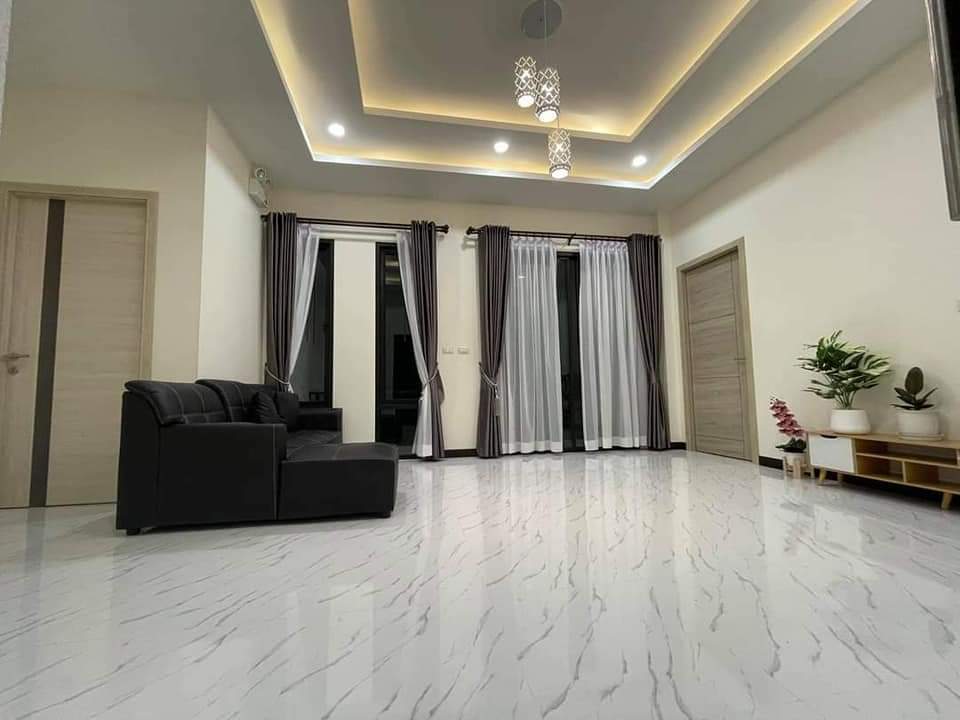 บ้านโมเดิร์นขนาด 3 ห้องนอน 2 ห้องน้ำ 1 ห้องครัว 1 ห้องซักล้าง และห้องโถงกว้างๆ